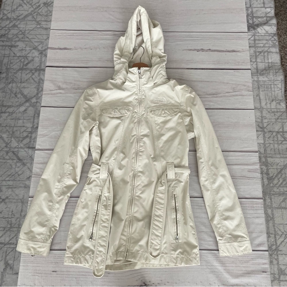 The North Face Women's Cream Hooded Ski Jacket